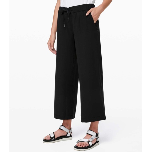 Lululemon On the Fly Wide-Leg 7/8 Pant Woven Black Size 8 - Picture 1 of 15